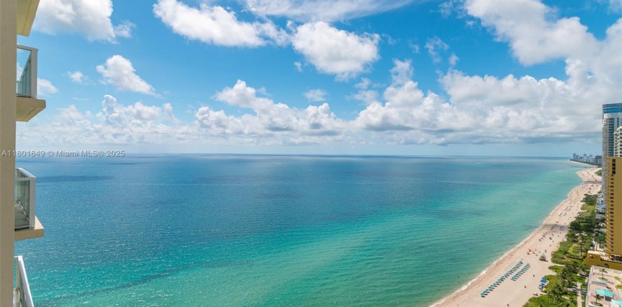 Condo in Sunny Isles Beach, Florida, 3 bedrooms  № 1862057