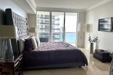 Condo in Hallandale Beach, Florida, 2 bedrooms  № 1693178 - photo 25