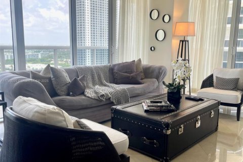 Condo in Hallandale Beach, Florida, 2 bedrooms  № 1693178 - photo 10