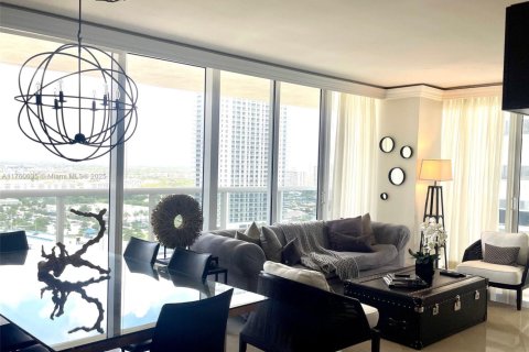 Condo in Hallandale Beach, Florida, 2 bedrooms  № 1693178 - photo 8