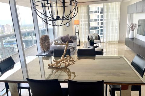 Condo in Hallandale Beach, Florida, 2 bedrooms  № 1693178 - photo 4