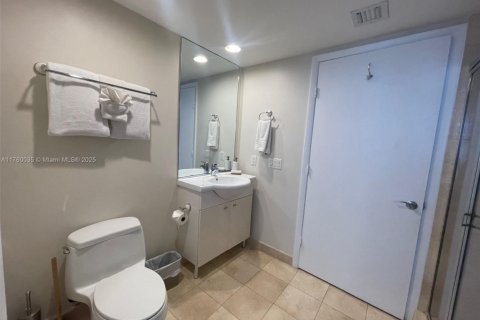 Condo in Hallandale Beach, Florida, 2 bedrooms  № 1693178 - photo 13