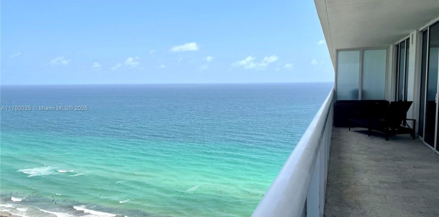 Condo in Hallandale Beach, Florida, 2 bedrooms  № 1693178