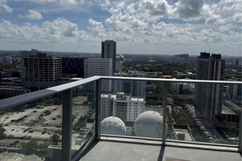 Condo in Miami, Florida, 1 bedroom  № 2346977 - photo 11
