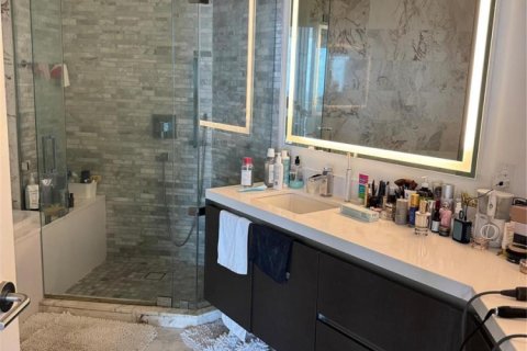 Condo in Miami, Florida, 1 bedroom  № 2346977 - photo 16