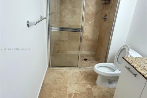 Снять в аренду кондоминиум в Майами, Флорида 2 спальни, 140.28м2, № 2079376 - фото 15