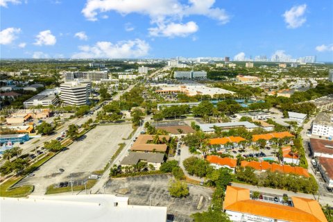 Townhouse in North Miami, Florida 2 bedrooms, 110.09 sq.m. № 1828698 - photo 24