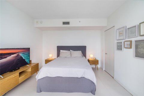 Copropriété à louer à Miami, Floride: 2 chambres, 87.7 m2 № 1945369 - photo 13