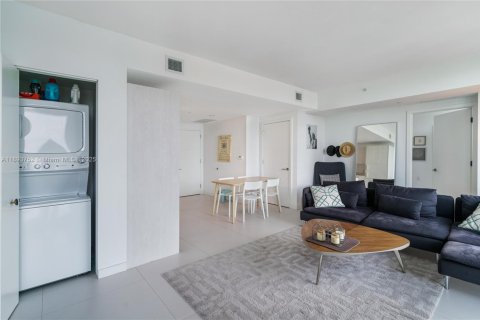 Copropriété à louer à Miami, Floride: 2 chambres, 87.7 m2 № 1945369 - photo 6