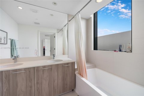 Copropriété à louer à Miami, Floride: 2 chambres, 87.7 m2 № 1945369 - photo 14