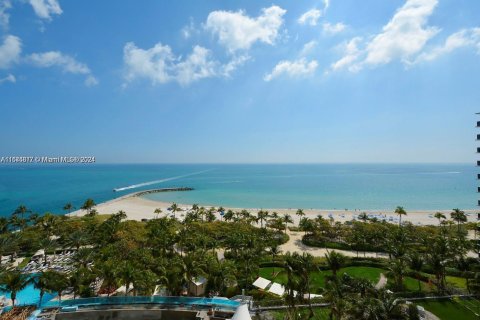 Condominio en alquiler en Bal Harbour, Florida, 2 dormitorios, 198.44 m2 № 1936582 - foto 30