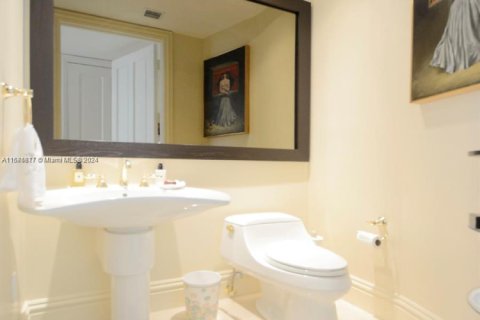 Condominio en alquiler en Bal Harbour, Florida, 2 dormitorios, 198.44 m2 № 1936582 - foto 20