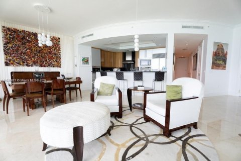 Condominio en alquiler en Bal Harbour, Florida, 2 dormitorios, 198.44 m2 № 1936582 - foto 7