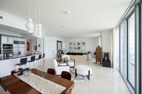Condominio en alquiler en Bal Harbour, Florida, 2 dormitorios, 198.44 m2 № 1936582 - foto 4