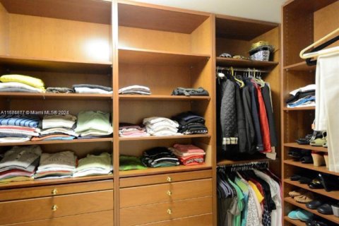 Condominio en alquiler en Bal Harbour, Florida, 2 dormitorios, 198.44 m2 № 1936582 - foto 12