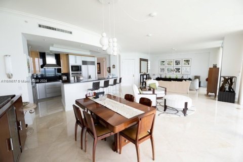Condominio en alquiler en Bal Harbour, Florida, 2 dormitorios, 198.44 m2 № 1936582 - foto 8