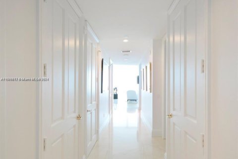 Condominio en alquiler en Bal Harbour, Florida, 2 dormitorios, 198.44 m2 № 1936582 - foto 11