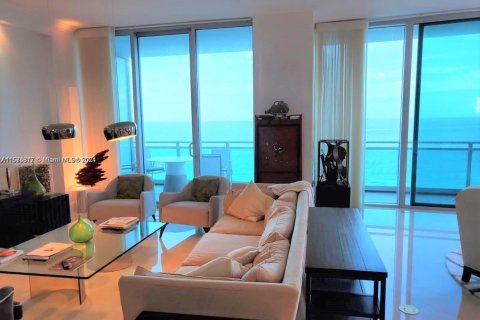 Condominio en alquiler en Bal Harbour, Florida, 2 dormitorios, 198.44 m2 № 1936582 - foto 28