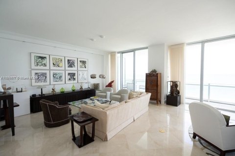 Condominio en alquiler en Bal Harbour, Florida, 2 dormitorios, 198.44 m2 № 1936582 - foto 5