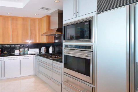 Condominio en alquiler en Bal Harbour, Florida, 2 dormitorios, 198.44 m2 № 1936582 - foto 10