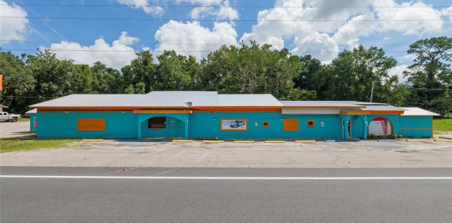Commercial property in Fort White, Florida 631.18 sq.m. № 1873330