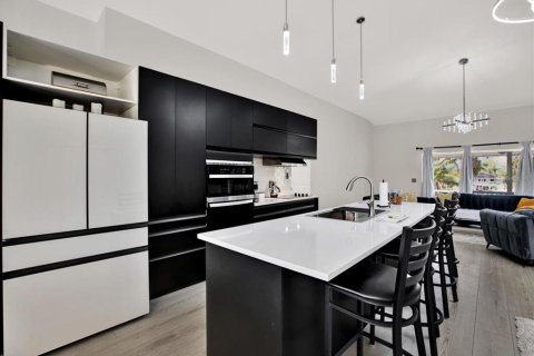 Casa en venta en Saint Petersburg, Florida, 4 dormitorios, 264.03 m2 № 1757090 - foto 11
