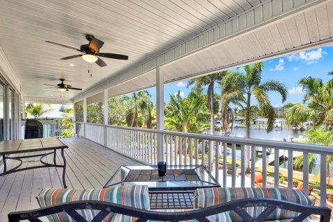 Casa en venta en Saint Petersburg, Florida, 4 dormitorios, 264.03 m2 № 1757090 - foto 29