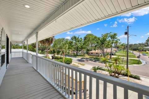 Casa en venta en Saint Petersburg, Florida, 4 dormitorios, 264.03 m2 № 1757090 - foto 8