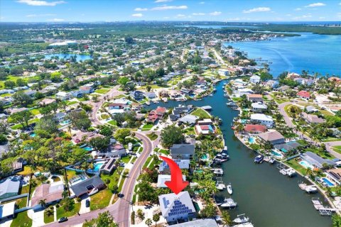 Casa en venta en Saint Petersburg, Florida, 4 dormitorios, 264.03 m2 № 1757090 - foto 3