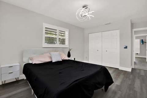 Casa en venta en Saint Petersburg, Florida, 4 dormitorios, 264.03 m2 № 1757090 - foto 25