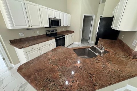 House in Ocoee, Florida 3 bedrooms, 156.73 sq.m. № 2156393 - photo 13