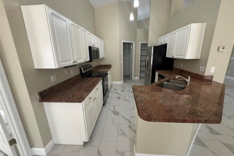 House in Ocoee, Florida 3 bedrooms, 156.73 sq.m. № 2156393 - photo 12