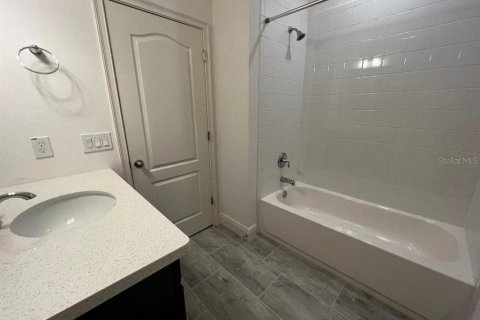 Снять в аренду таунхаус в Уинтер-Гарден, Флорида 1 комната, 149.48м2, № 2102368 - фото 17