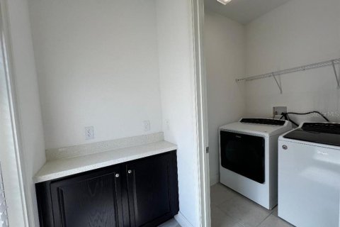 Снять в аренду таунхаус в Уинтер-Гарден, Флорида 1 комната, 149.48м2, № 2102368 - фото 18