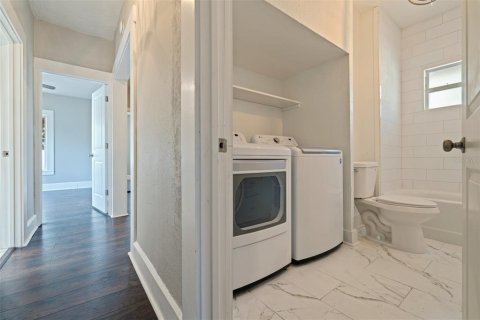 House in Saint Petersburg, Florida 3 bedrooms, 115.57 sq.m. № 1785412 - photo 15