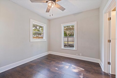 House in Saint Petersburg, Florida 3 bedrooms, 115.57 sq.m. № 1785412 - photo 26