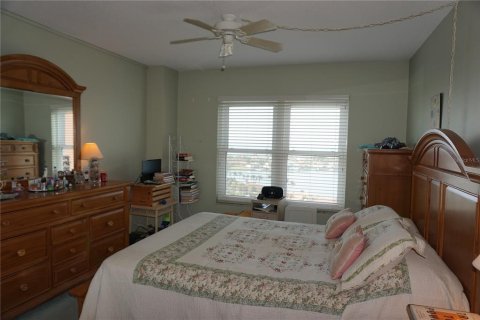 Condo in Saint Petersburg, Florida, 1 bedroom  № 1608123 - photo 14