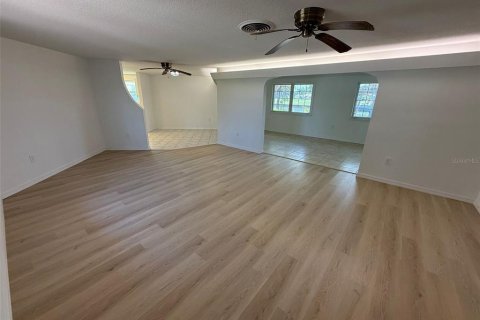 House in Port Charlotte, Florida 2 bedrooms, 120.22 sq.m. № 1903340 - photo 3
