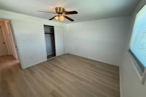 House in Port Charlotte, Florida 2 bedrooms, 120.22 sq.m. № 1903340 - photo 19