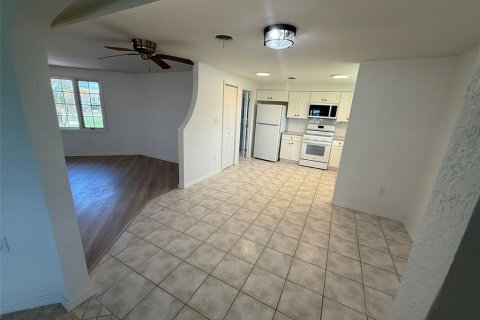 House in Port Charlotte, Florida 2 bedrooms, 120.22 sq.m. № 1903340 - photo 5