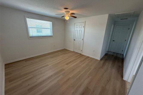 House in Port Charlotte, Florida 2 bedrooms, 120.22 sq.m. № 1903340 - photo 16