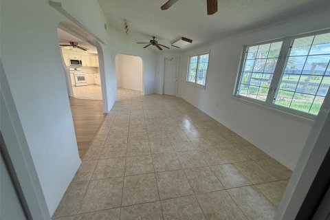 House in Port Charlotte, Florida 2 bedrooms, 120.22 sq.m. № 1903340 - photo 9