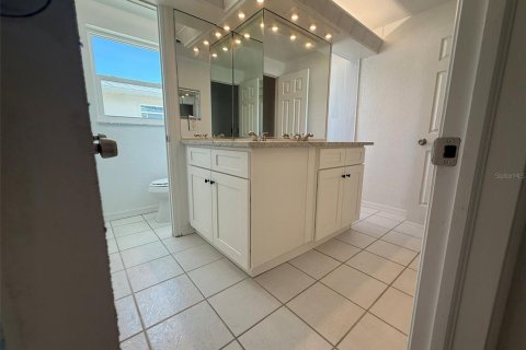 House in Port Charlotte, Florida 2 bedrooms, 120.22 sq.m. № 1903340 - photo 13