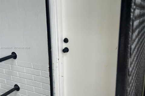 Casa en alquiler en Opa-locka, Florida, 2 dormitorios, 180.23 m2 № 2060945 - foto 2