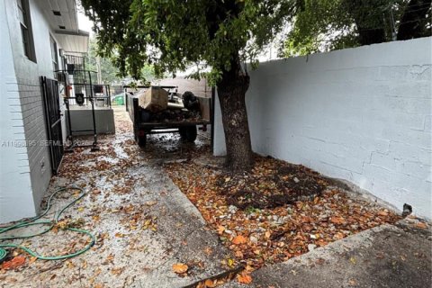 Casa en alquiler en Opa-locka, Florida, 2 dormitorios, 180.23 m2 № 2060945 - foto 7