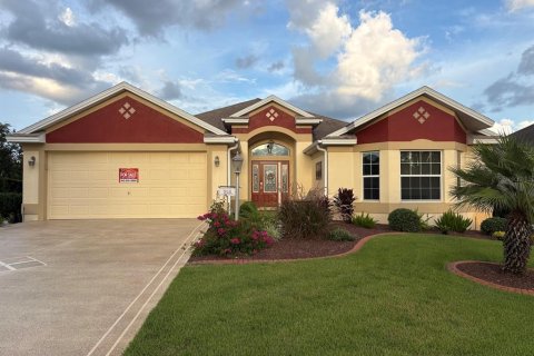 House in The Villages, Florida 3 bedrooms, 185.8 sq.m. № 2347970