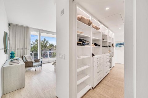 Condominio en venta en Surfside, Florida, 2 dormitorios, 188.03 m2 № 1987608 - foto 7