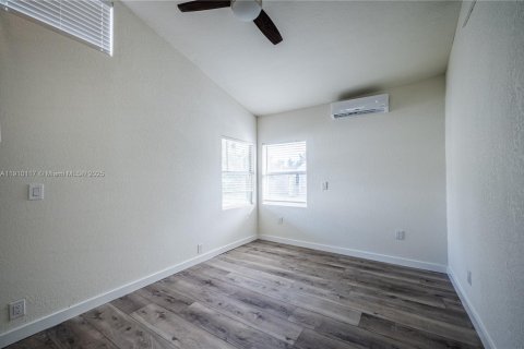 Commercial property in Port Charlotte, Florida № 2052735 - photo 20