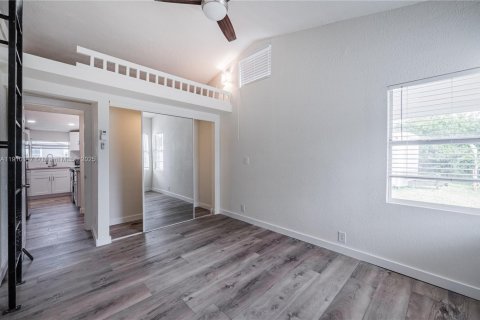 Commercial property in Port Charlotte, Florida № 2052735 - photo 23