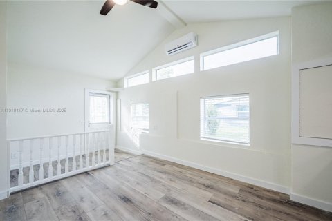 Commercial property in Port Charlotte, Florida № 2052735 - photo 14